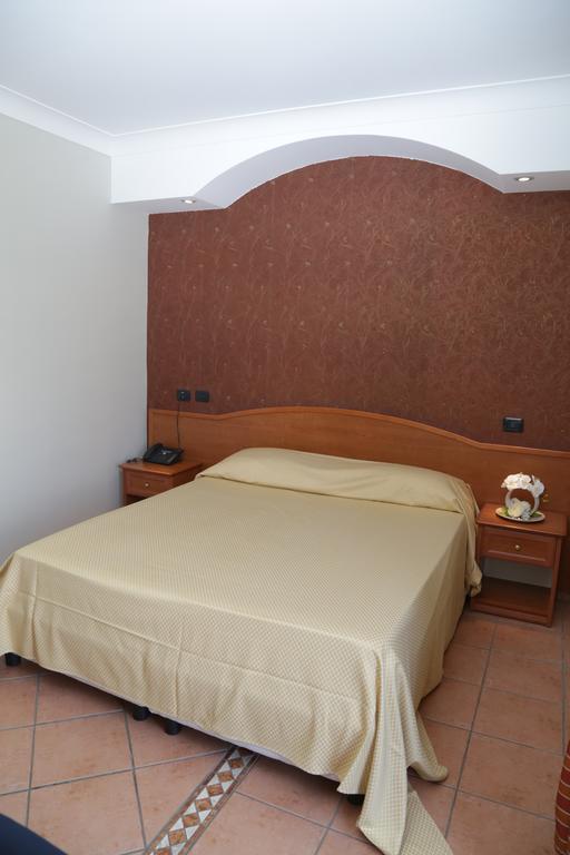 Melito di Napoli Hotel Stefano A Melito מראה חיצוני תמונה