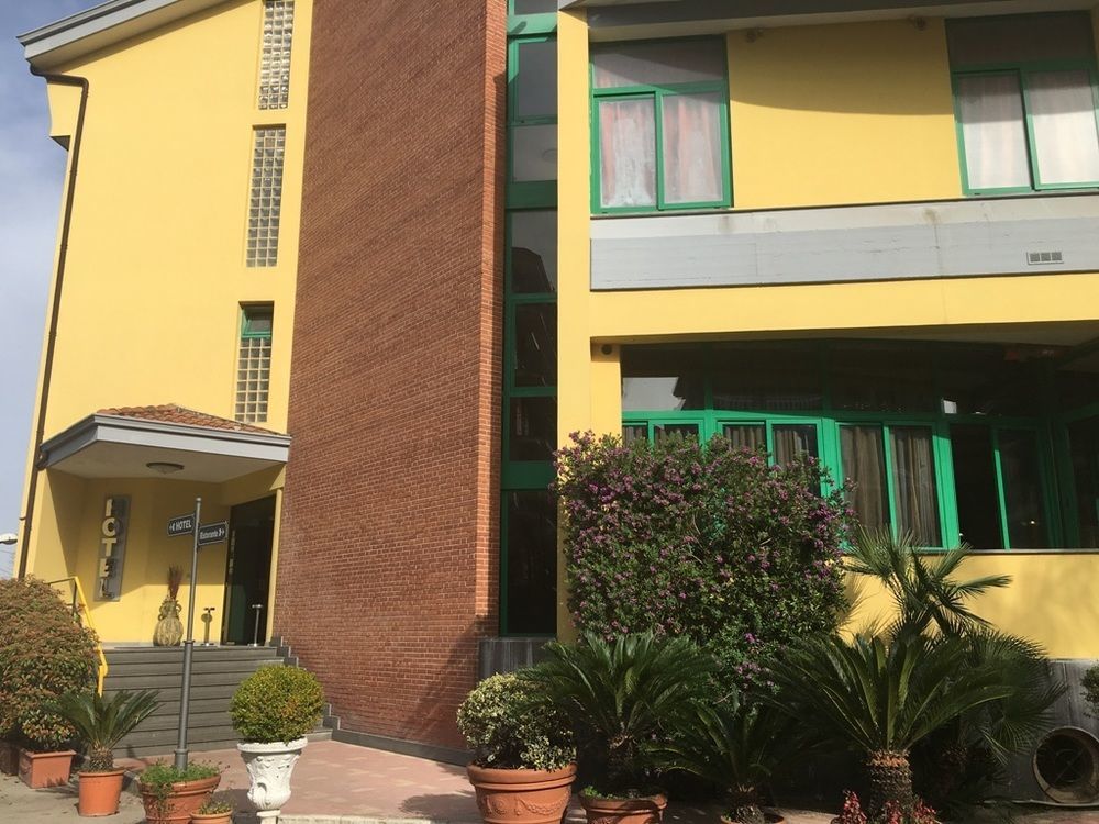 Melito di Napoli Hotel Stefano A Melito מראה חיצוני תמונה