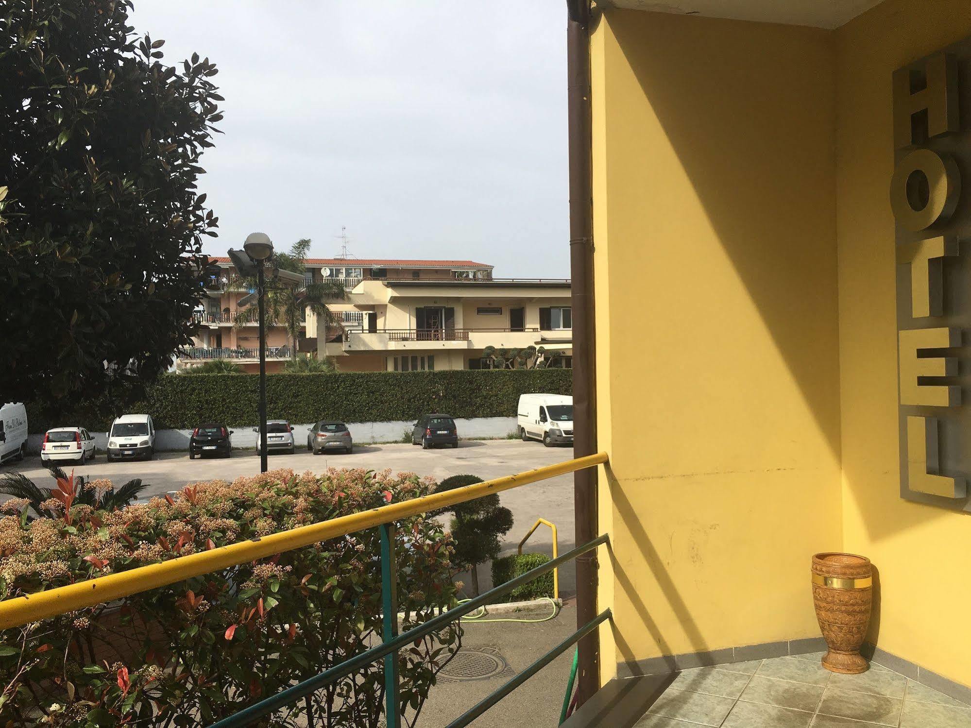 Melito di Napoli Hotel Stefano A Melito מראה חיצוני תמונה